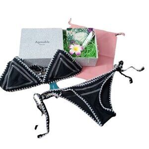 Embroidered black and white bikini giftset with trimmer new in box!